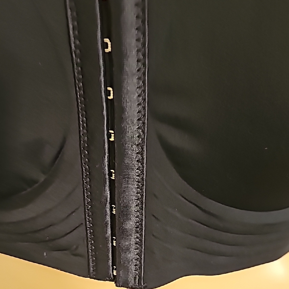 Supportive Black Front-Closure Full Coverage Bra - Picture 2 of 4